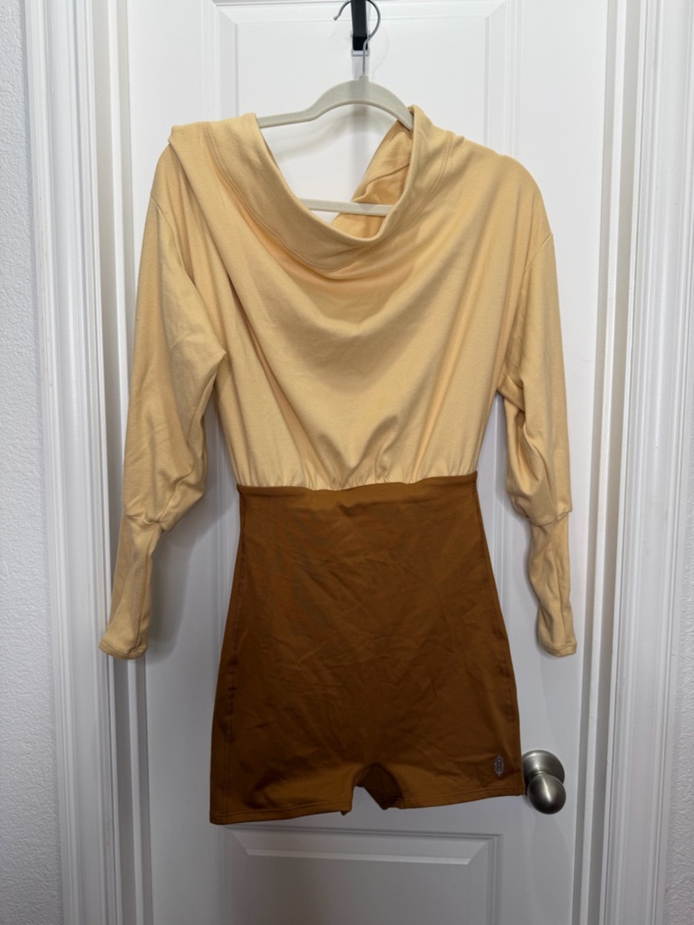 Free People‎ Movement Two-Tone Off-the-Shoulder Romper Small Cream/Brown